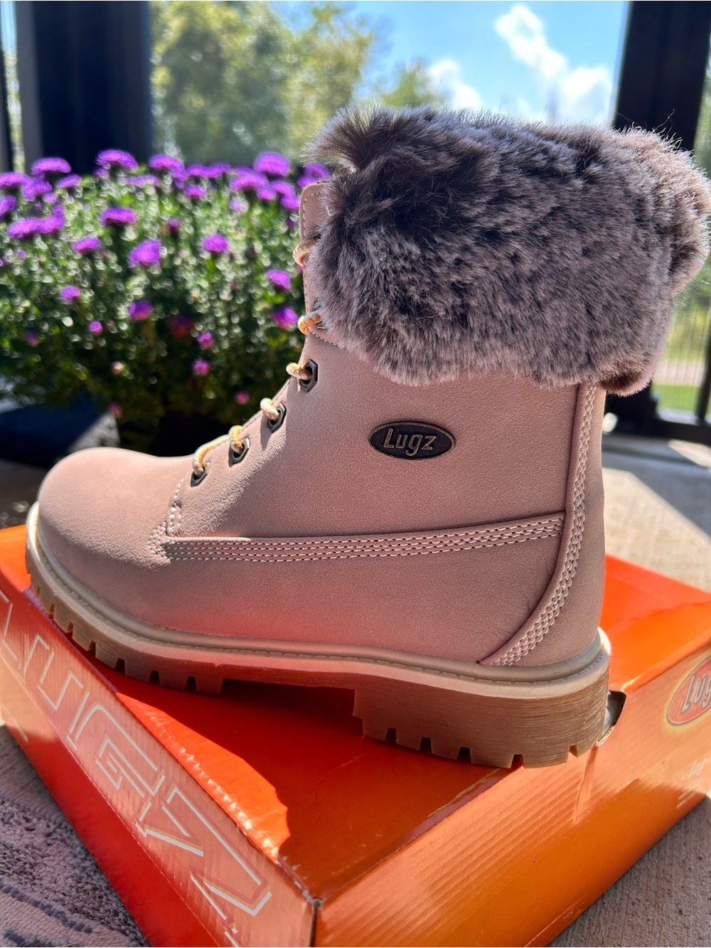 Lugz NIB Empire Hi Fur Wonen’s Boots Faux Fur Lined Slip Resistant Sole 6.5 Med
